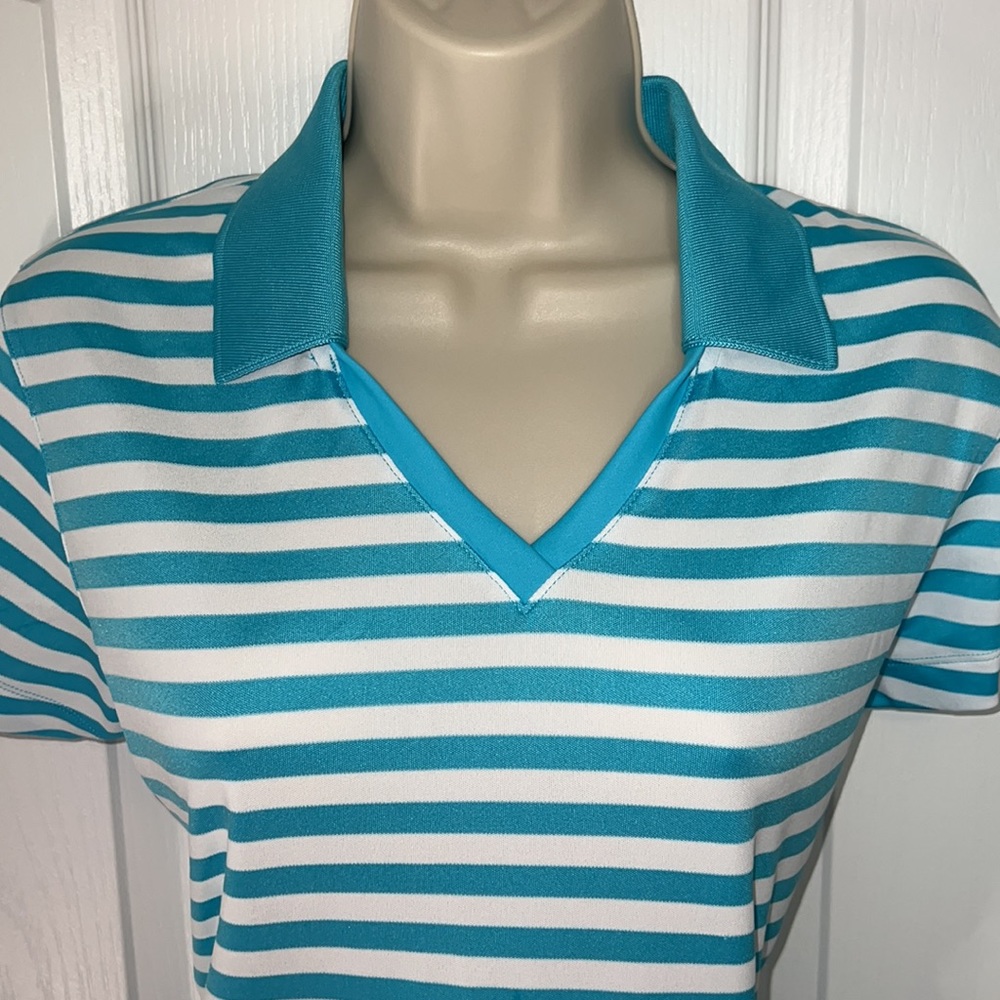 NIKE GOLF TOUR PERFORMANCE SKORT & TOP! LIKE NEW ⛳️  CUTE SET!! - Picture 2 of 5